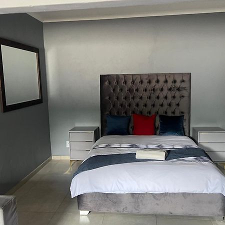 Ubuntu Lifestyle Estate Otel Krugersdorp Dış mekan fotoğraf